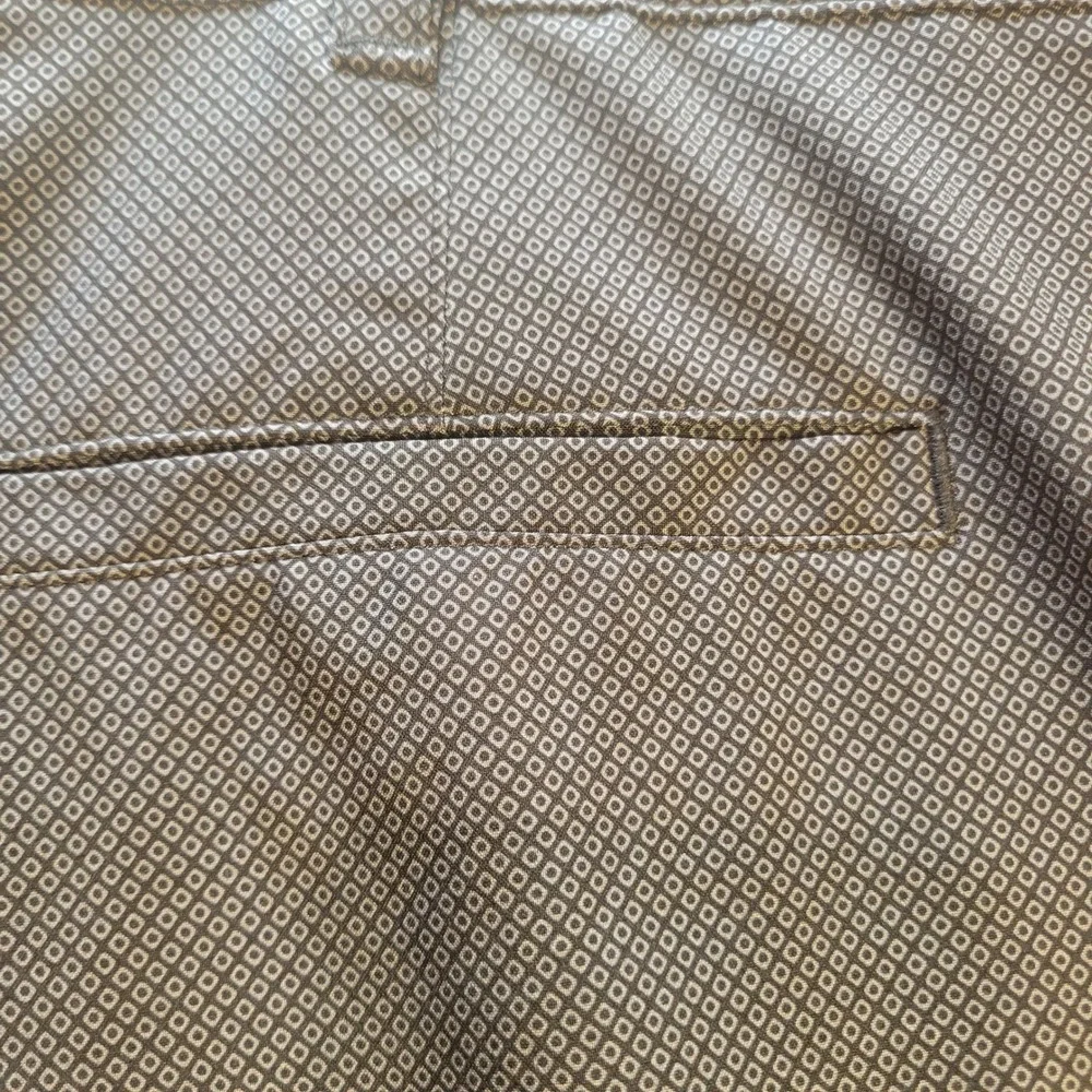 Mens Gray Geometric Diamond Pattern Golf Shorts Flat Front Casual Size 42